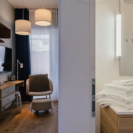 The Layhead Hotel *